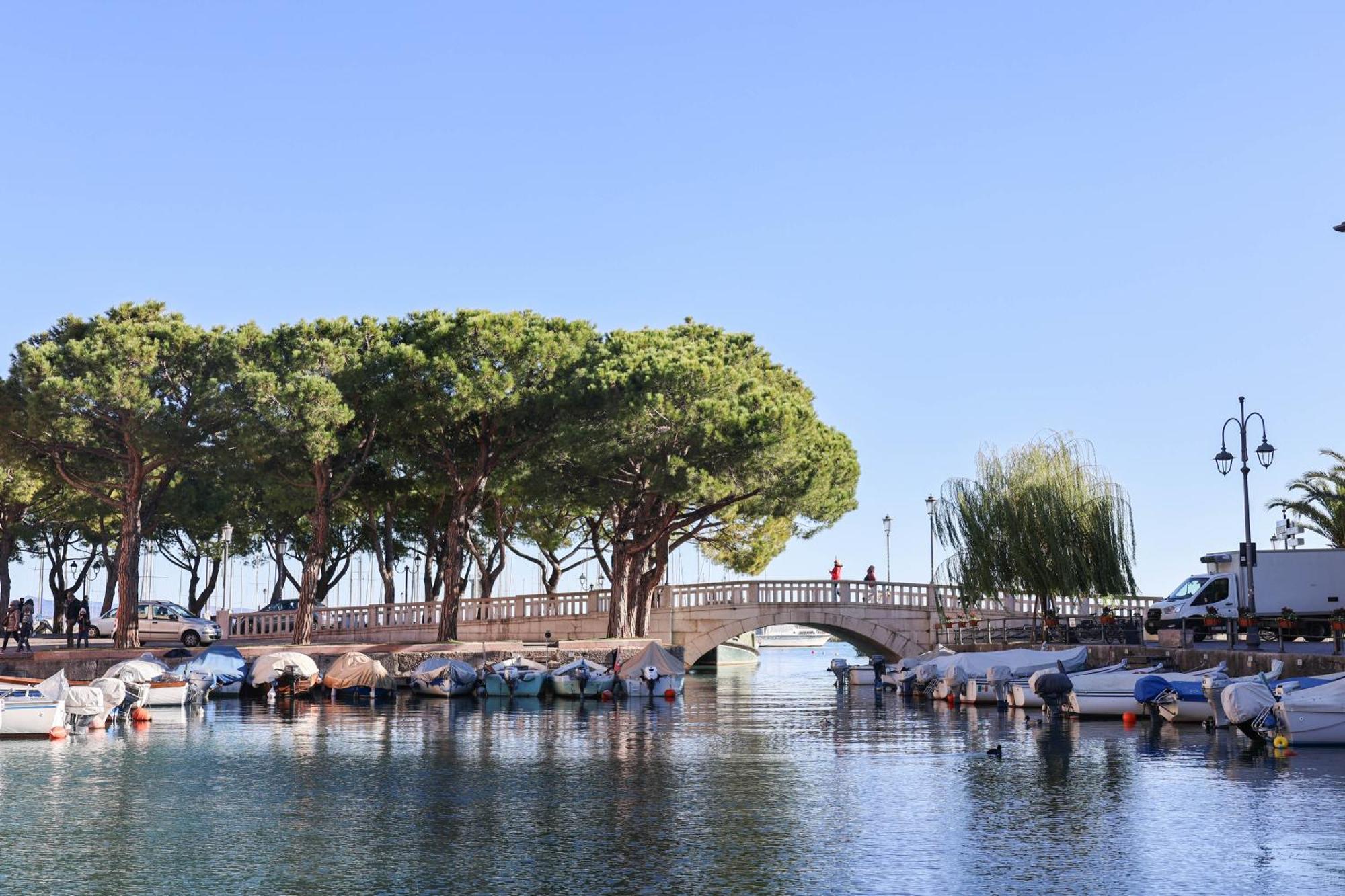 Appartamento Nel centro di Desenzano Desenzano del Garda Esterno foto