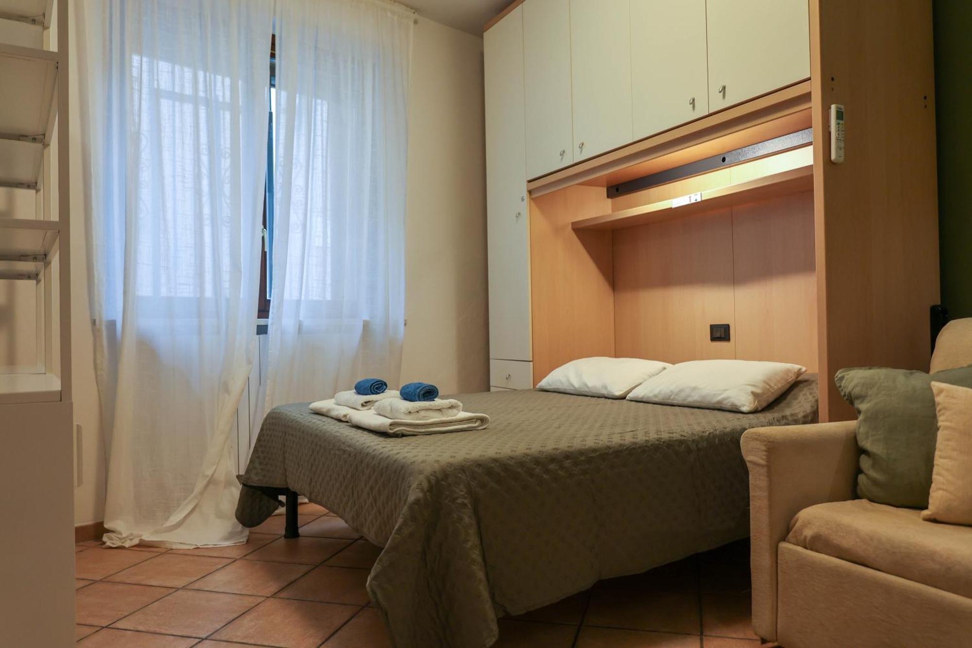 Appartamento Nel centro di Desenzano Desenzano del Garda Esterno foto