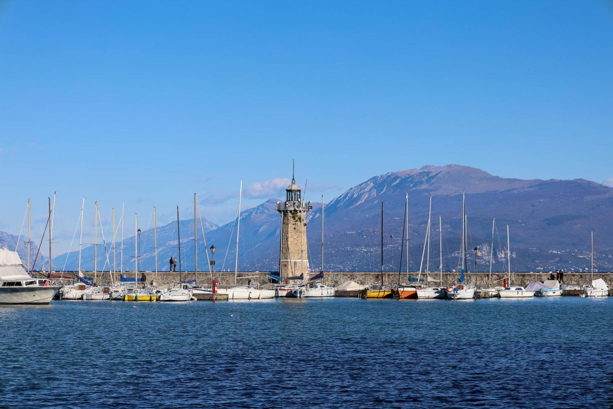 Appartamento Nel centro di Desenzano Desenzano del Garda Esterno foto