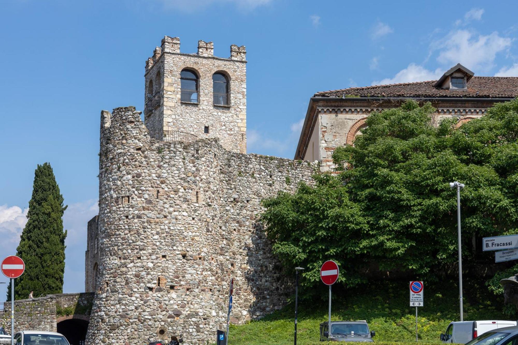 Appartamento Nel centro di Desenzano Desenzano del Garda Esterno foto